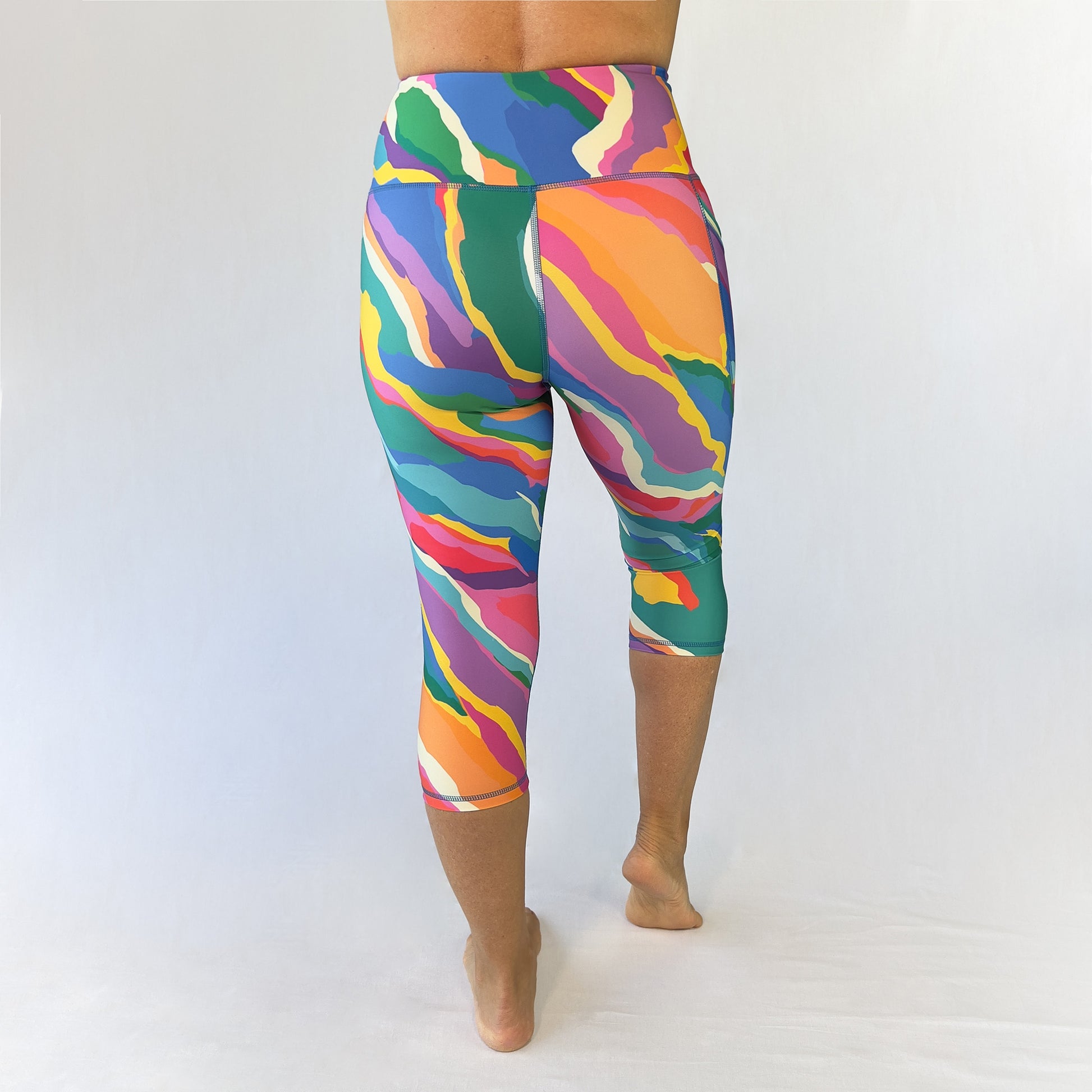 Art2Go 3/4 leggings Rainbow by Monique Baques back