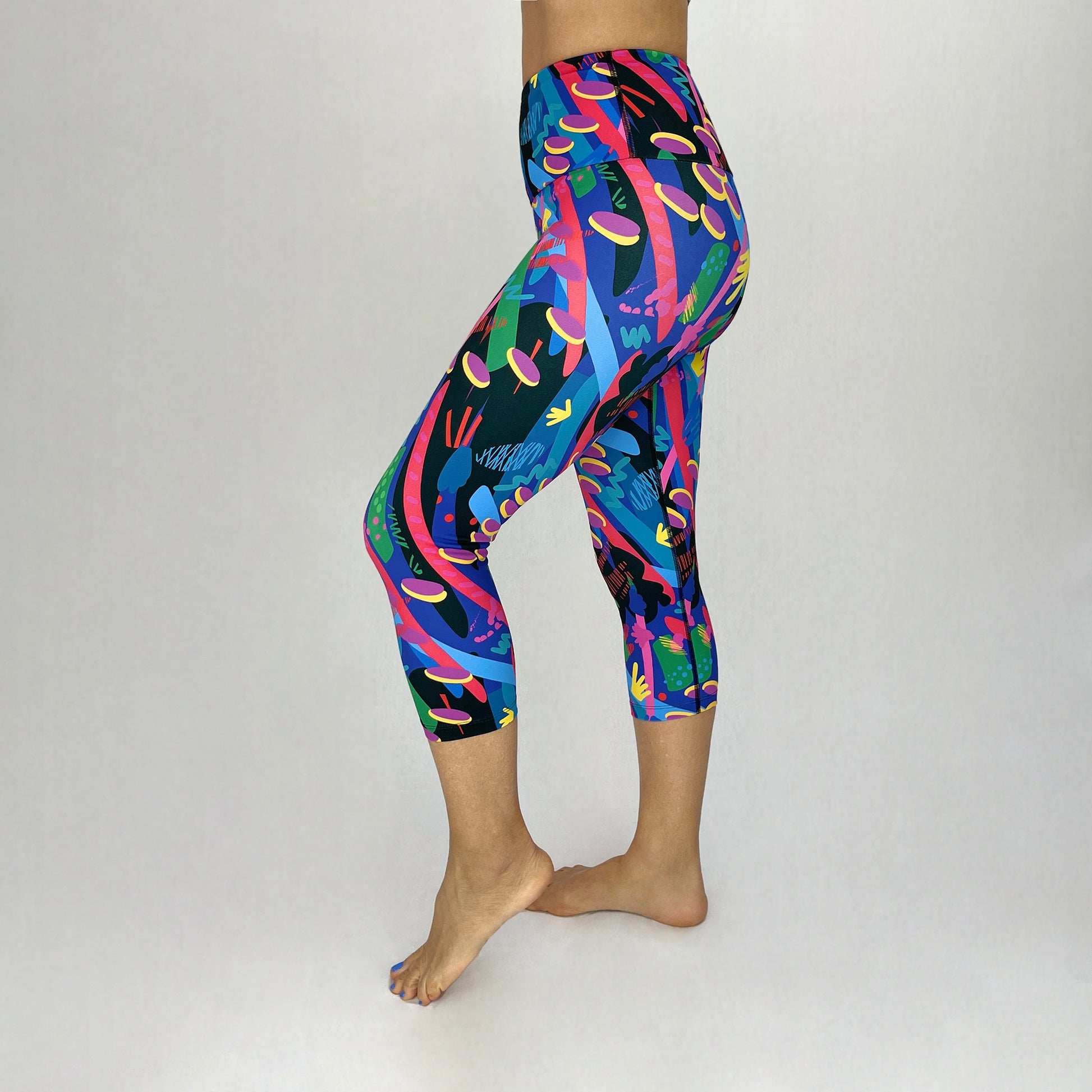 Ethical High Waisted Leggings in Olympia design 3/4 length side