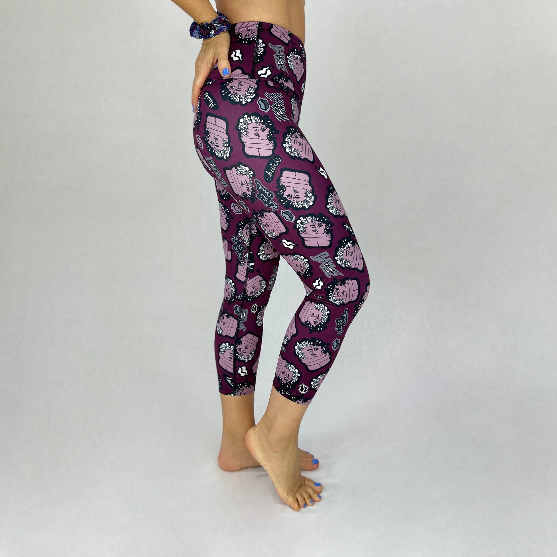 colourful leggings sustainably made with recycled materials - Purple The Kiss